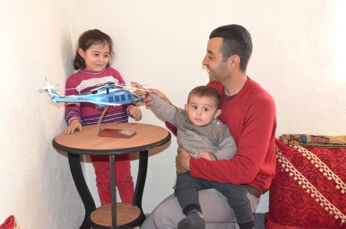 Kardan Uçak Yaptı, Cumhurbaşkanlığın\'dan Maket Helikopter Hediye Aldı