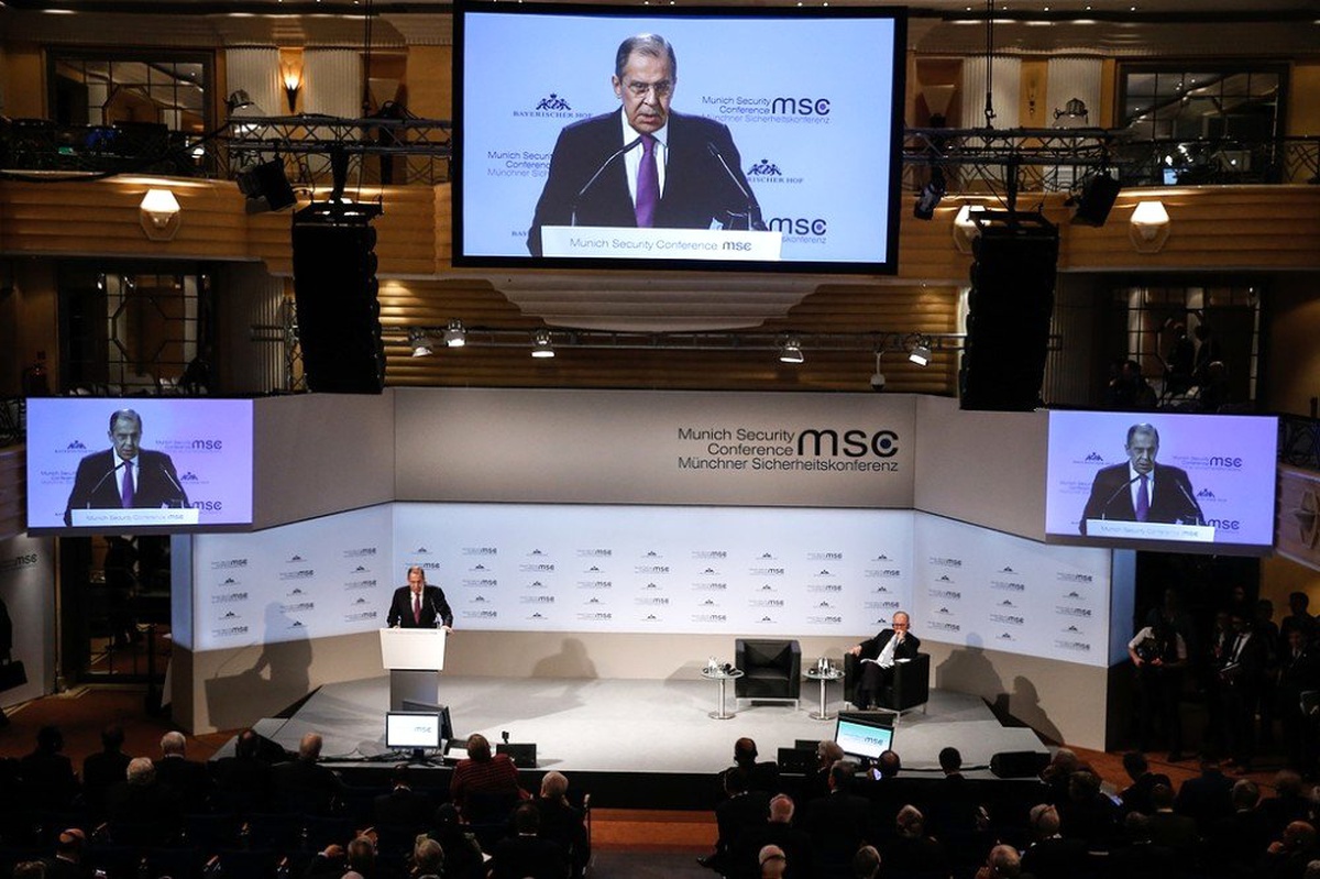Lavrov\'dan Washington Post Muhabirine Tepki