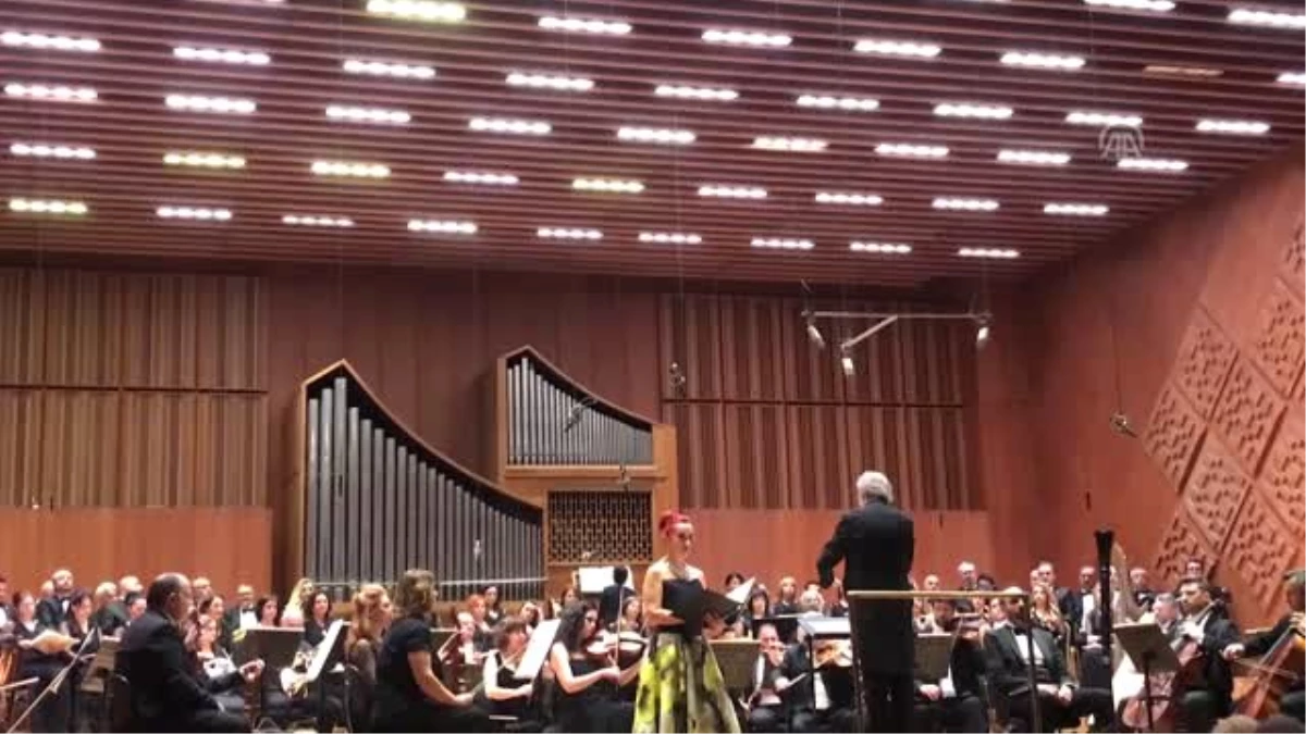 Piyanist Gülsin Onay, Cso Sahnesinde Konser Verdi