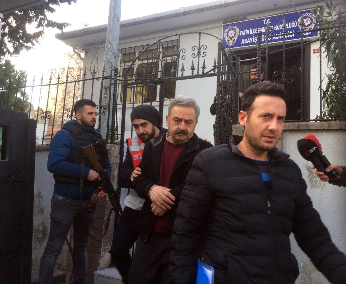 Şehit Yakınları Adına Para Topladıkları İddia Edilen 2 Emekli Polis \'Dolandırıcılık\' Suçundan...