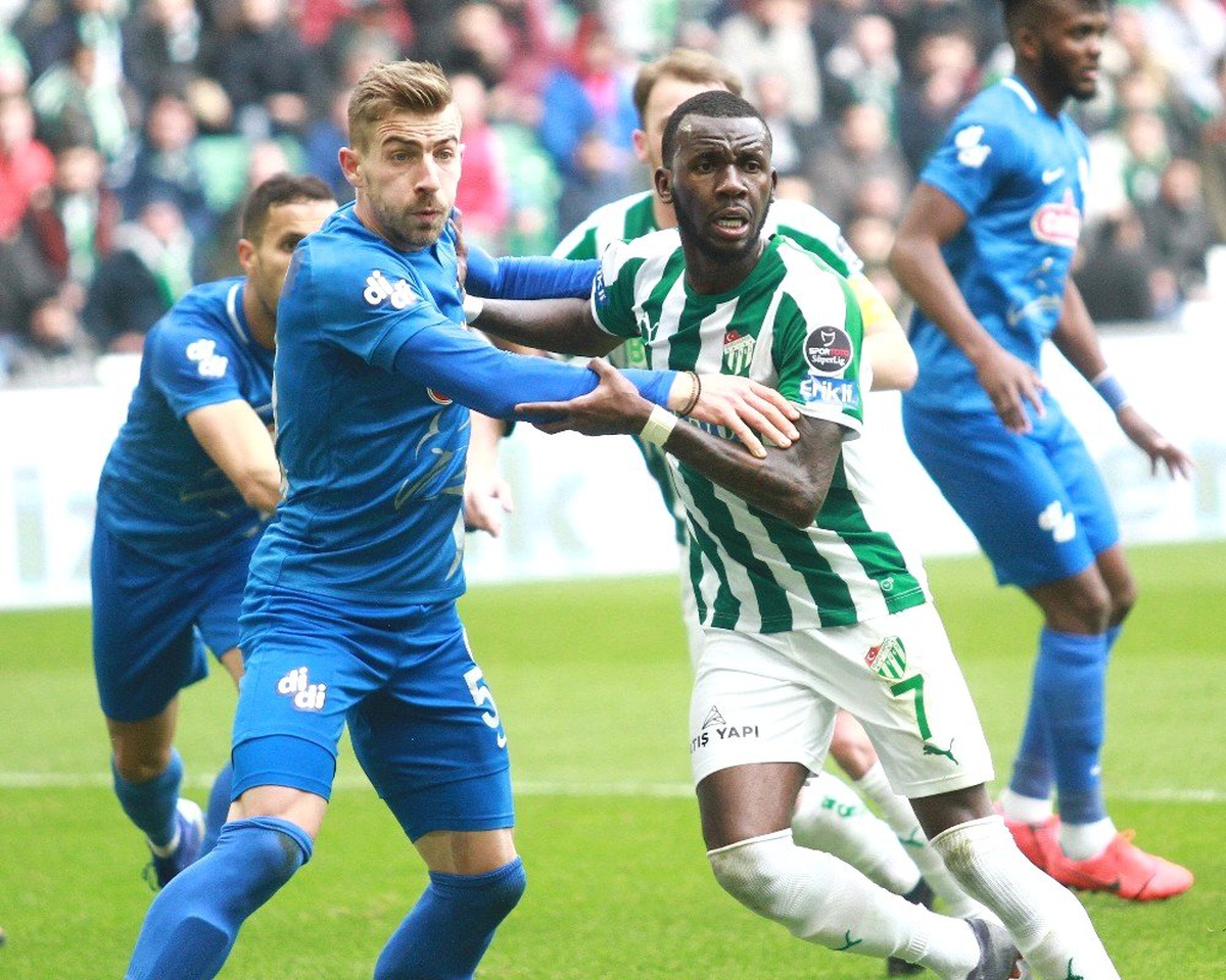Spor Toto Süper Lig: Bursaspor: 0 - Çaykur Rizespor: 1 (İlk Yarı)