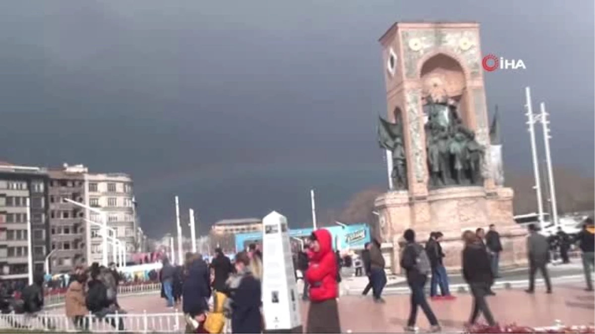 Taksim\'de Ortaya Çıkan Gökkuşağı Görenleri Hayran Bıraktı