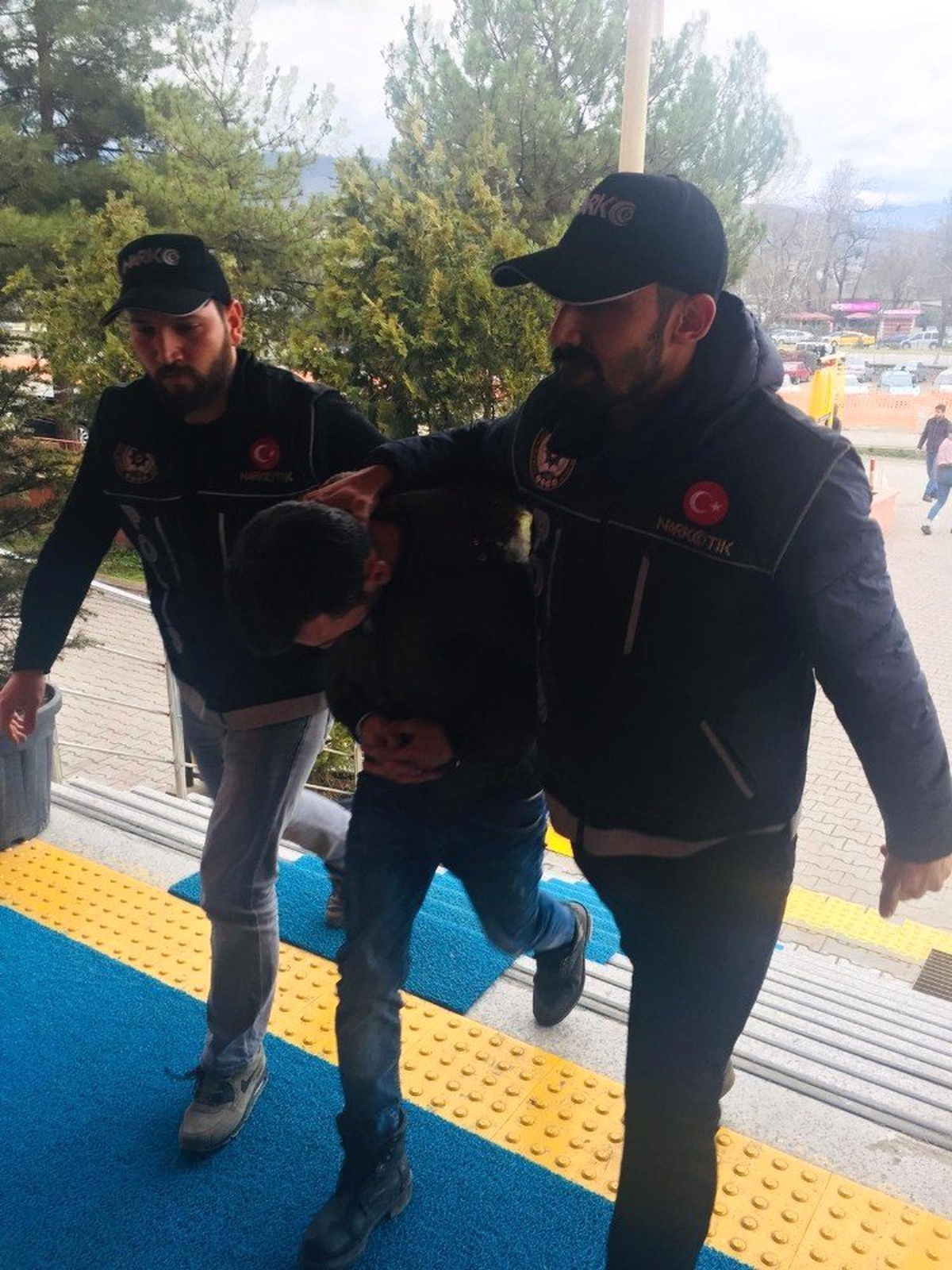Uyuşturucu Madde ile Yakalanan Zanlı Tutuklandı