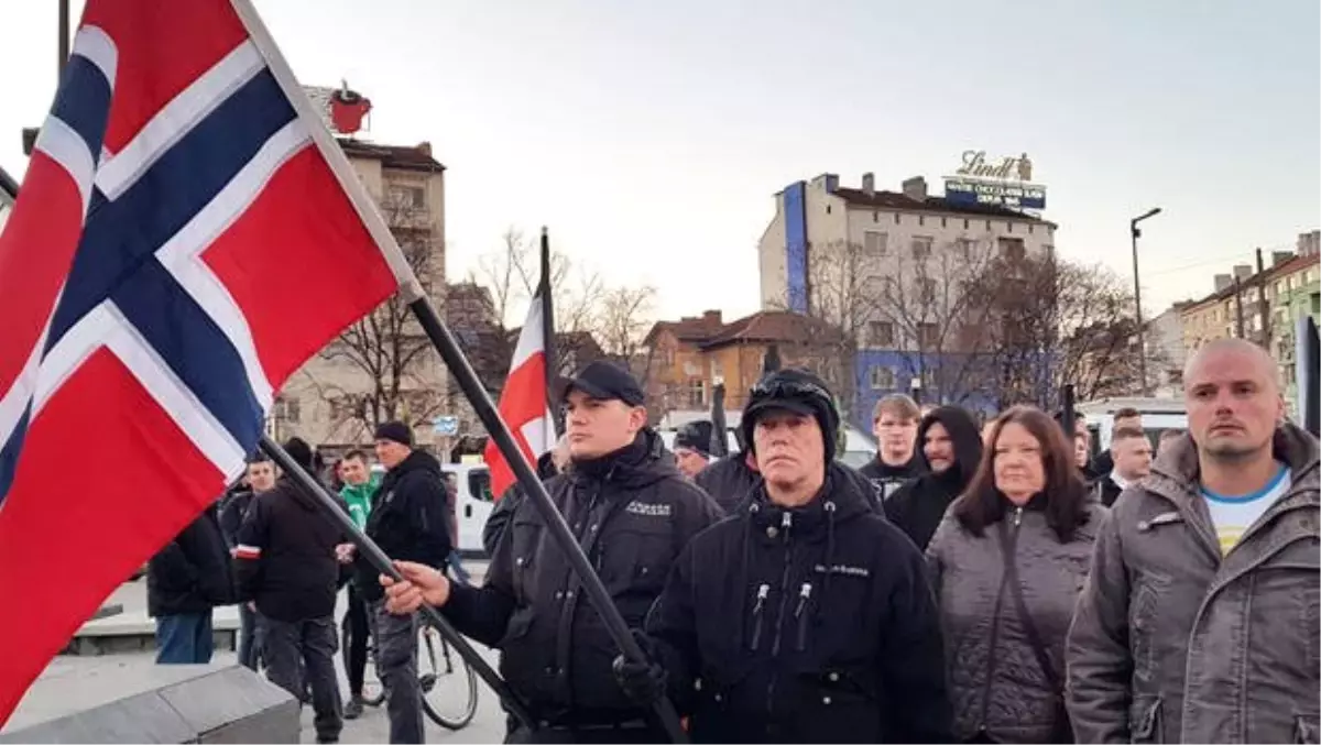 5 Ülkenin Aşırı Sağcıları, Siyahlar Giyerek Nazi Destekçisi Genarali Andı