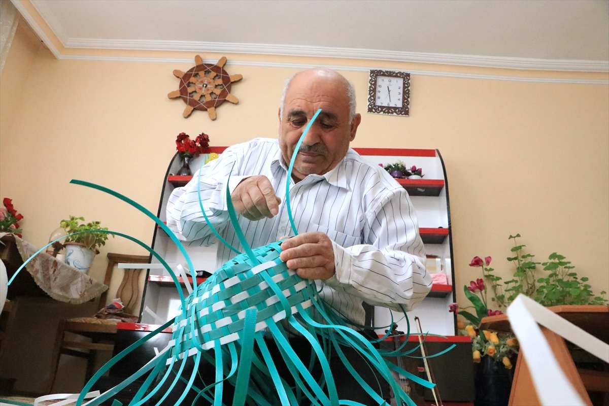 Ambalaj Atıklarından 20 Yıldır Çanta Yapıyor