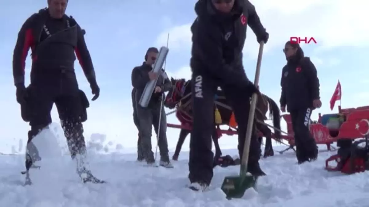 Ardahan Buzu Kırıp Göle Daldılar