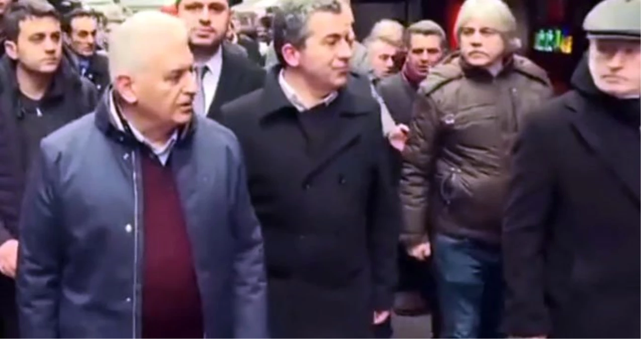 Binali Yıldırım, Kadıköy Barlar Sokağı\'ndan Geçti