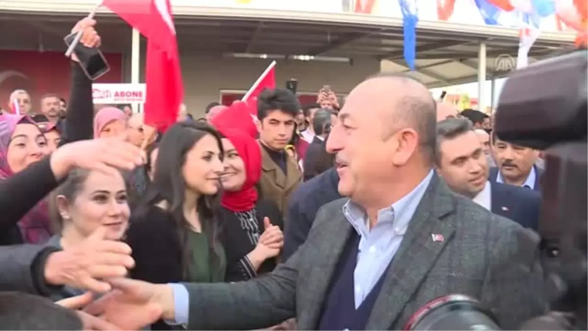 Çavuşoğlu: "Tüm Dünyada Fetö\'cü Hainlerin Ensesindeyiz"