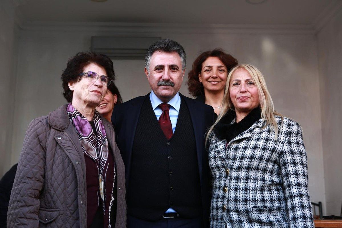 CHP\'li Sandal Kadın Kolları ile Buluştu