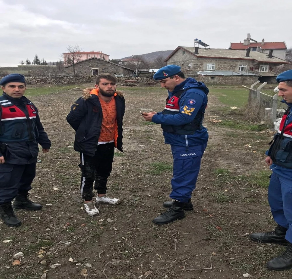 Cinayetin Zanlısı Saklandığı Menfezde Yakalandı