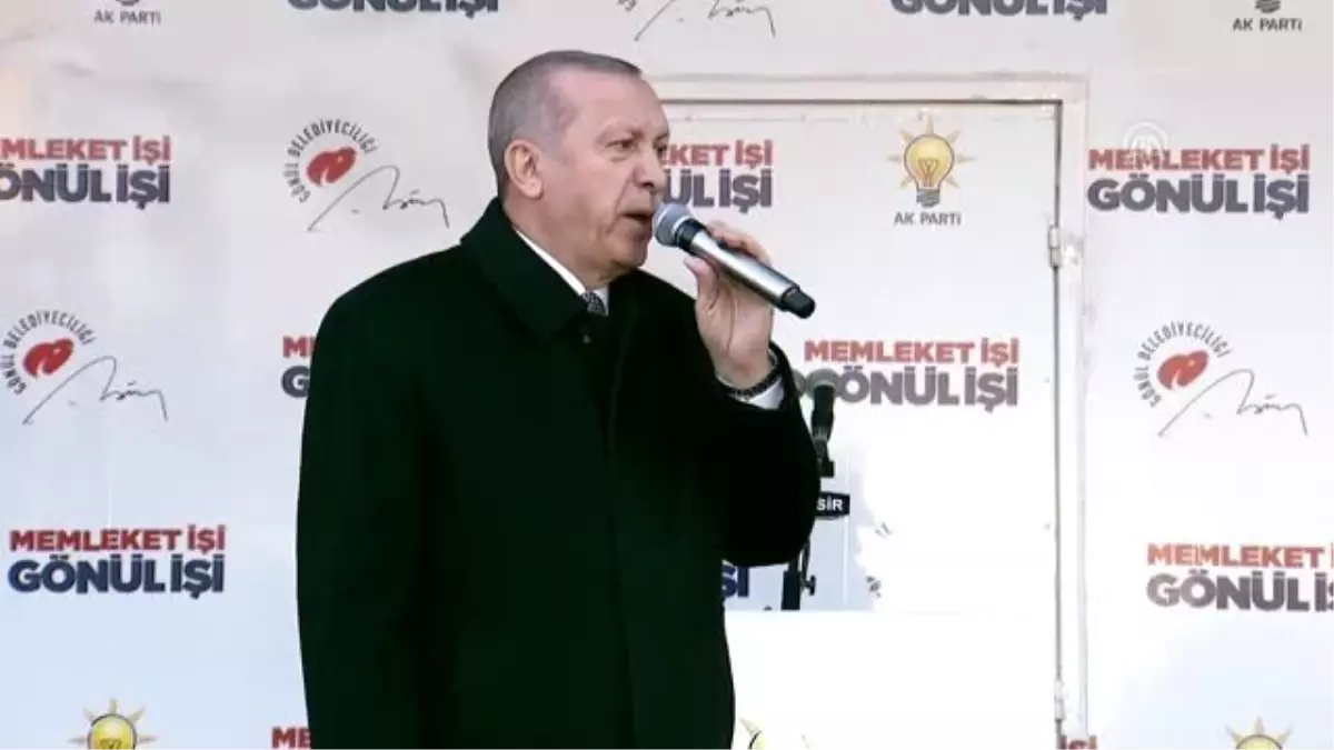 Cumhurbaşkanı Erdoğan: "Biz Teröristleri Kandil\'de Gömüyoruz, Bay Kemal Onlarla Kol Kola Geziyor"