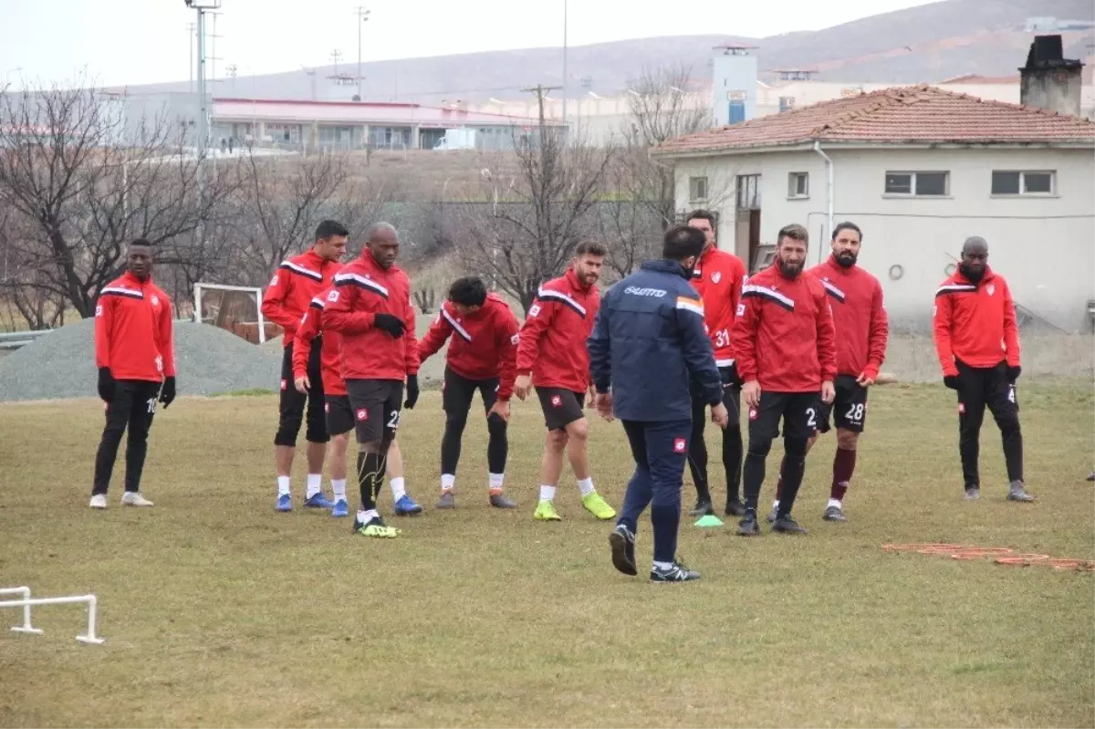 Elazığspor Kampa Girdi