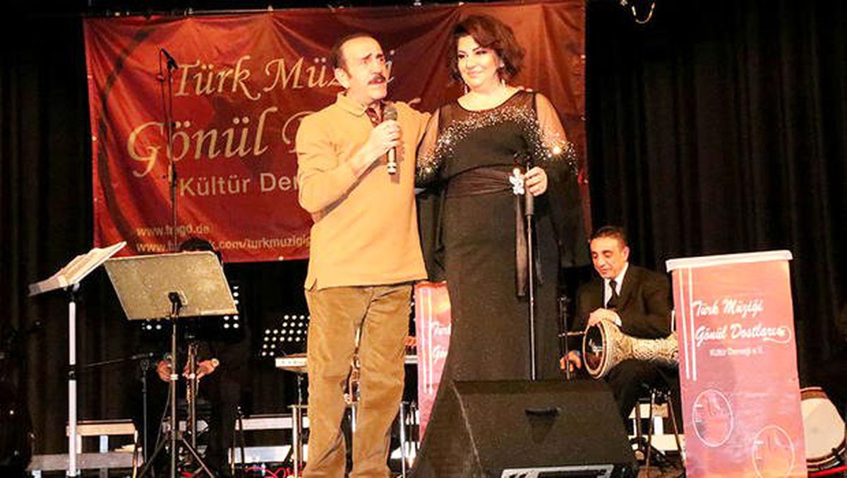Gönül Dostları\'yla Türk Müziğine Doydular