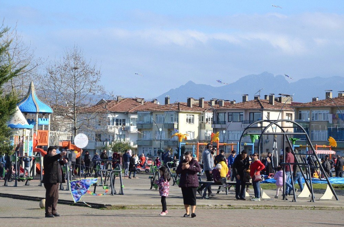 Güneşi Gören Ordulular Sahile Akın Etti