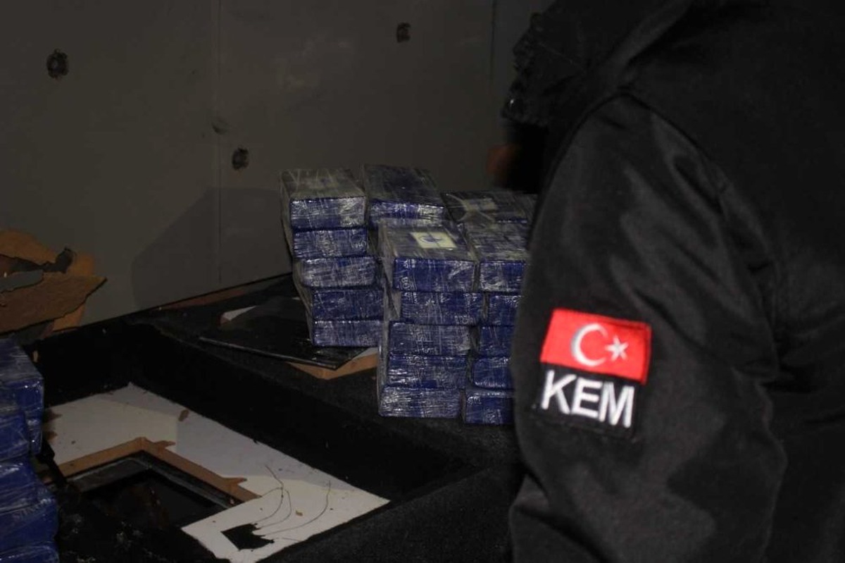 Gürbulak Sınır Kapısı\'nda 25 Kilo Eroin Ele Geçirildi