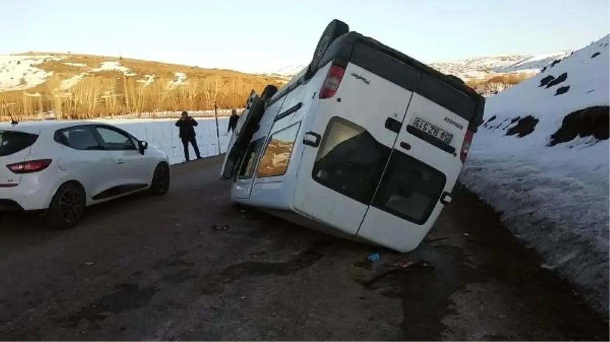 Kayak Merkezinden Dönüşte Kaza: 16 Yaralı