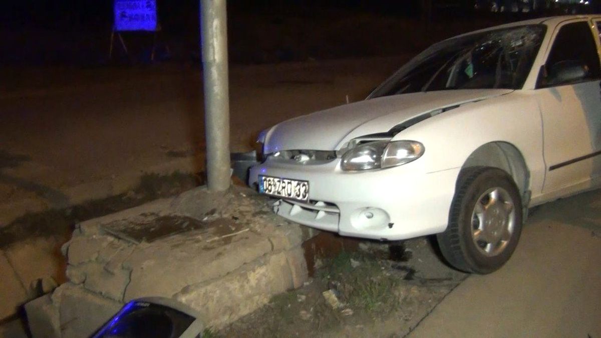 Kırıkkale\'de Sürat Kaza Getirdi: 2 Yaralı