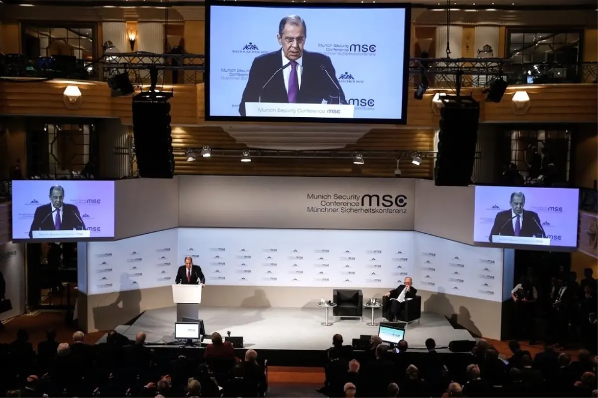 Lavrov\'dan Washington Post Muhabirine Tepki