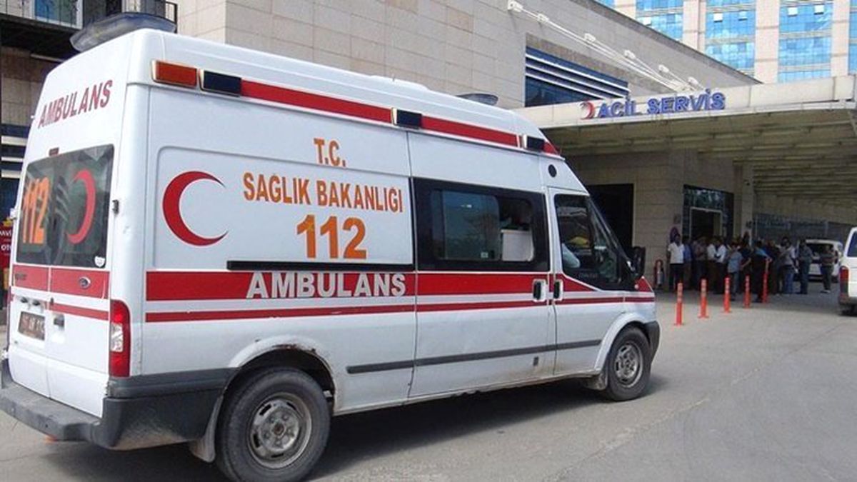 Mardin\'de minibüs devrildi: 3 ölü, 14 yaralı