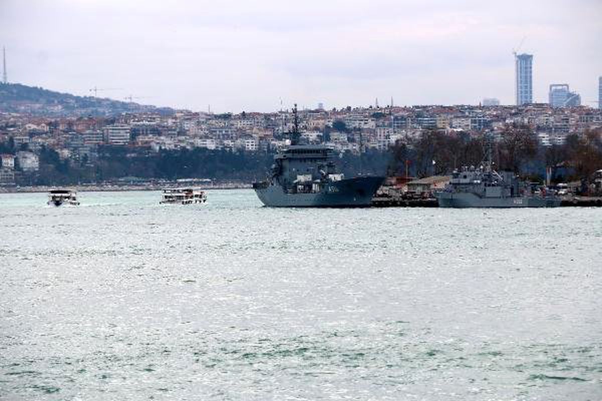 NATO\'ya Bağlı Alman İkmal Gemisi Sarayburnu\'nda Demirledi