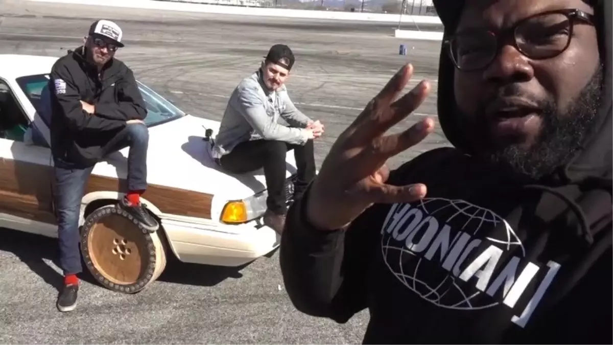 Otomobillerde Tahtadan Lastik Kullanılırsa Ne Olur? (Video)