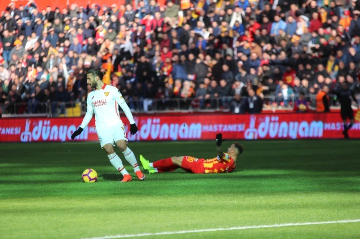 Spor Toto Süper Lig: İm Kayserispor: 1 - Göztepe: 0 (İlk Yarı)