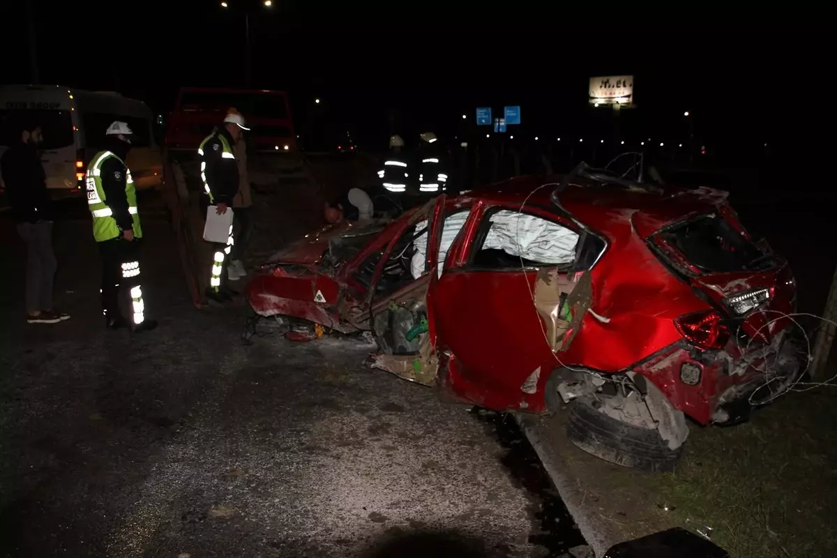 Tekirdağ\'da Otomobil Takla Attı: 3 Yaralı