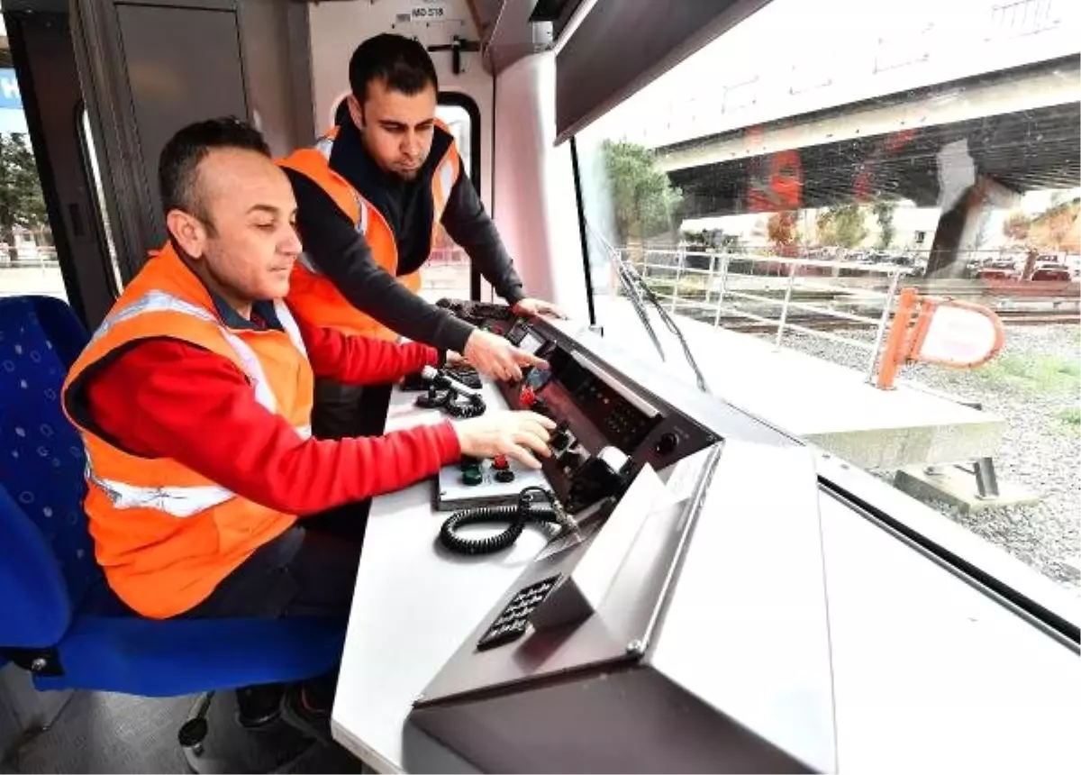 Üzerine Konteyner Devrilen Hurda Halindeki Tren Yenilendi