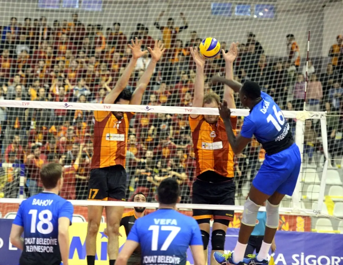 Voleybol: Efeler Ligi