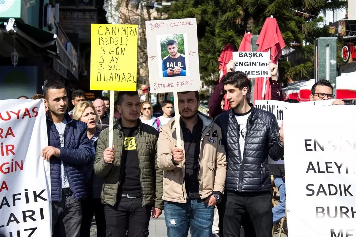 Yakınlarını Trafik Kazasında Kaybedenlerden Protesto