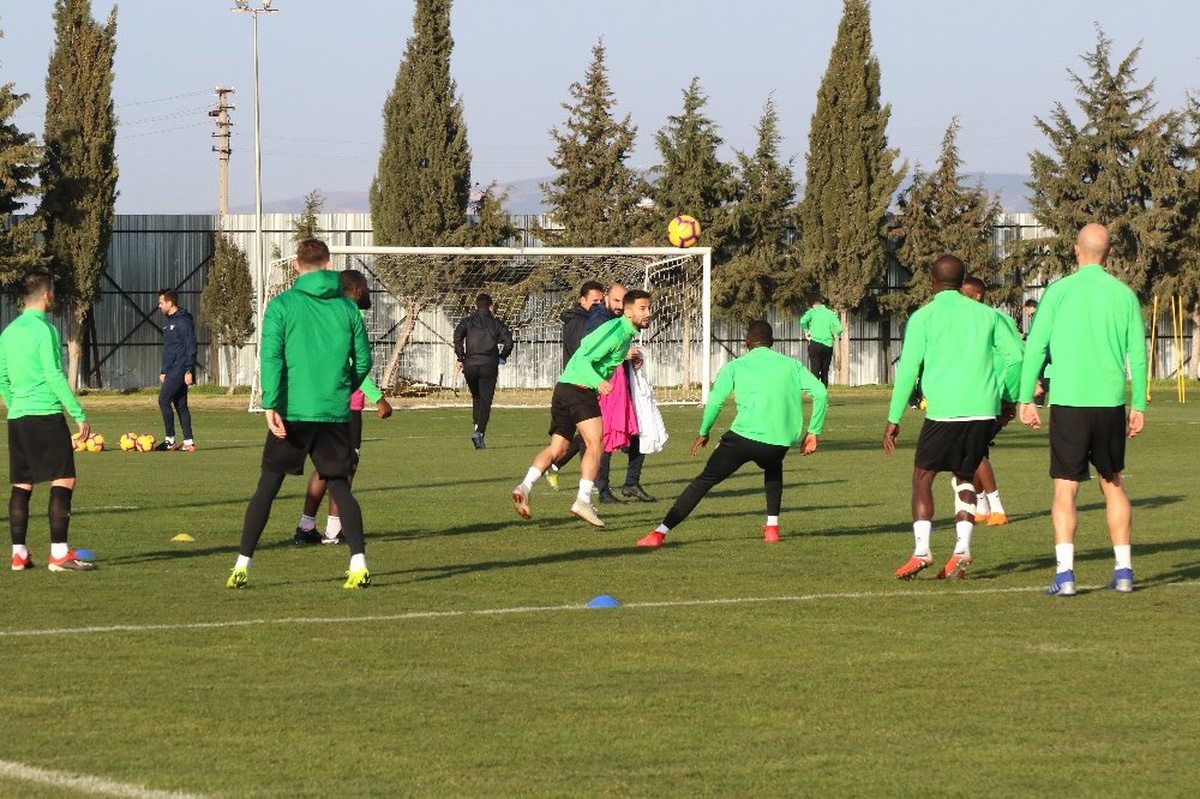 Akhisarspor, Galatasaray Maçı Hazırlıklarına Başladı