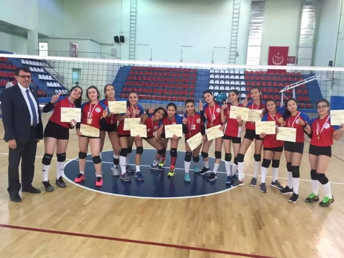 Analig Voleybol Çeyrek Final Heyecanı Sona Erdi