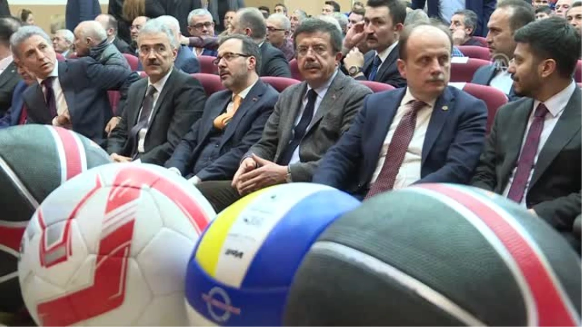 Bakan Kasapoğlu: "Spor Kulüplerimizi Bütün Branşlarda Desteklemeye Varız"