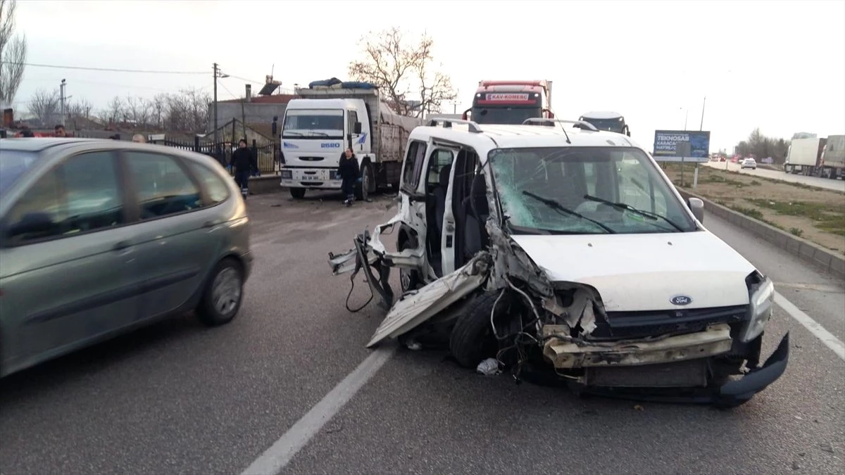 Bursa\'da Trafik Kazası: 1 Yaralı
