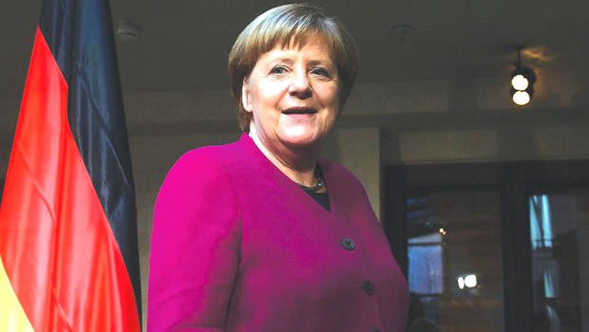 Doğu Eyaletleri Merkel\'i İstemiyor