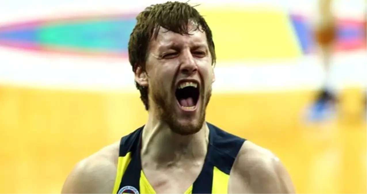 Fenerbahçe Beko, Vesely\'nin Sözleşmesini 3 Yıl Uzattı