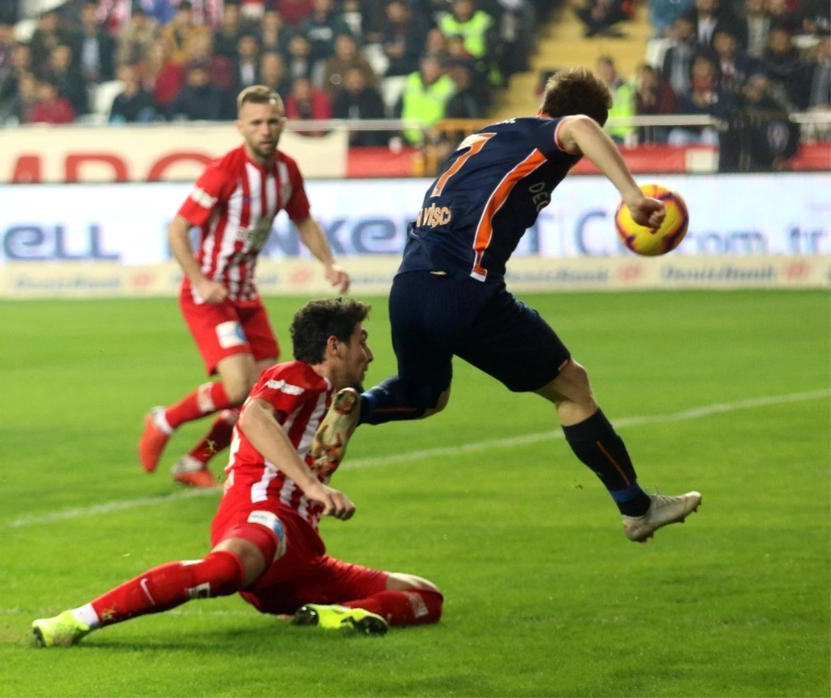 Spor Toto Süper Lig: Antalyaspor: 0 - Medipol Başakşehir: 1 (Maç Sonucu)