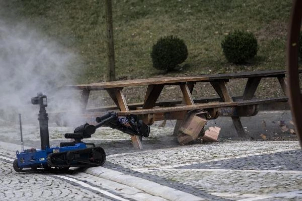 Yerli Bomba İmha Robotu "Ertuğrul" İstanbul\'da Görev Başında