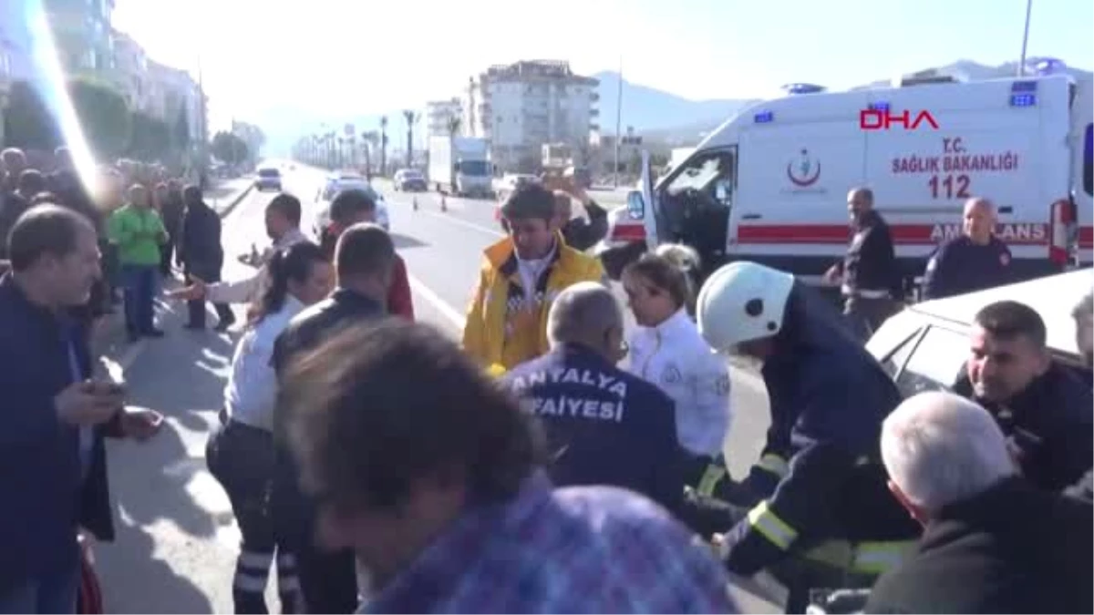 Antalya Gazipaşa\'da Zincirleme Kaza 3 Yaralı