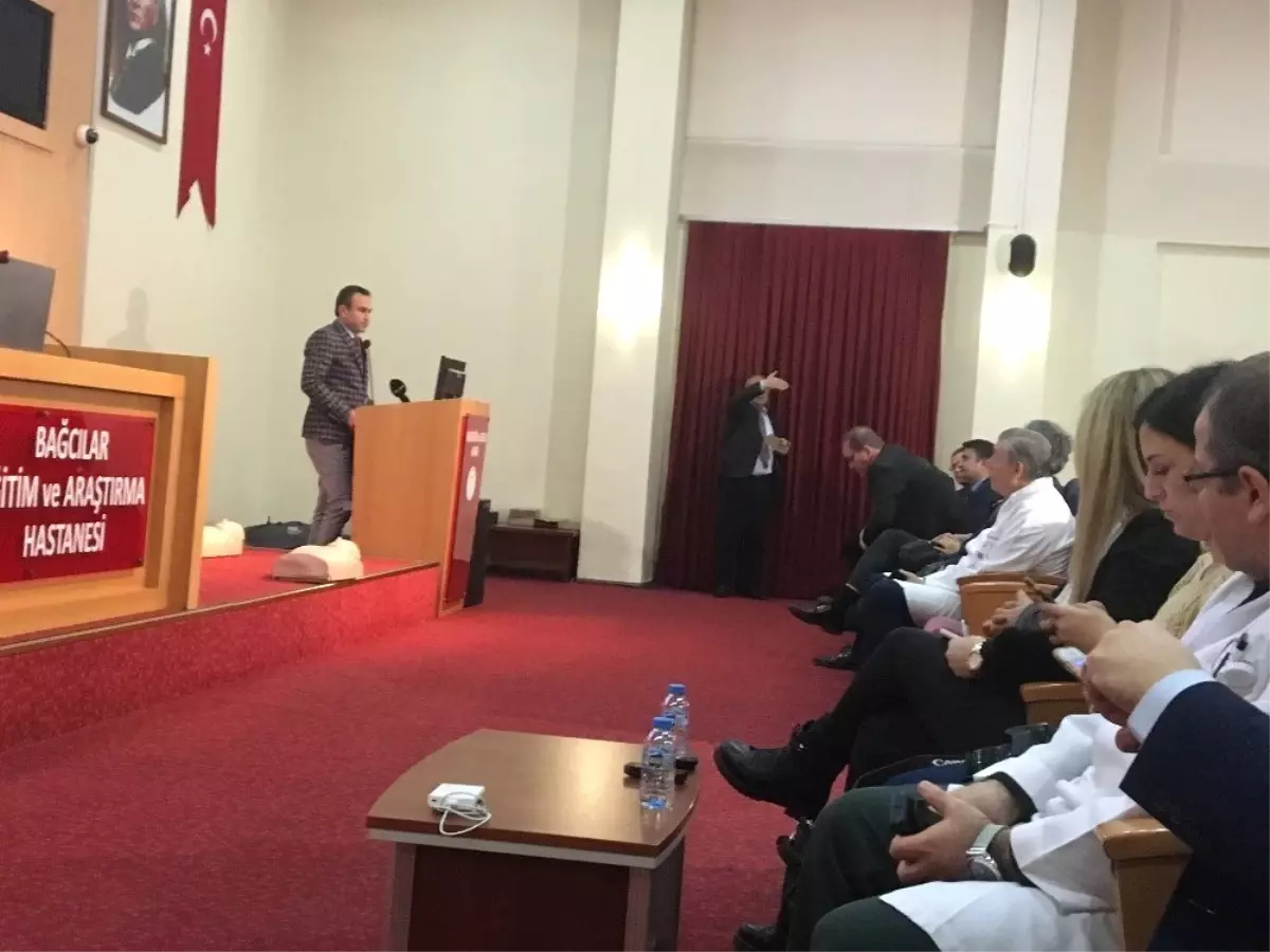 Bağcılar\'da Uçakta Yaşanabilecek Ani Kalp Krizine Müdahale Anlatıldı