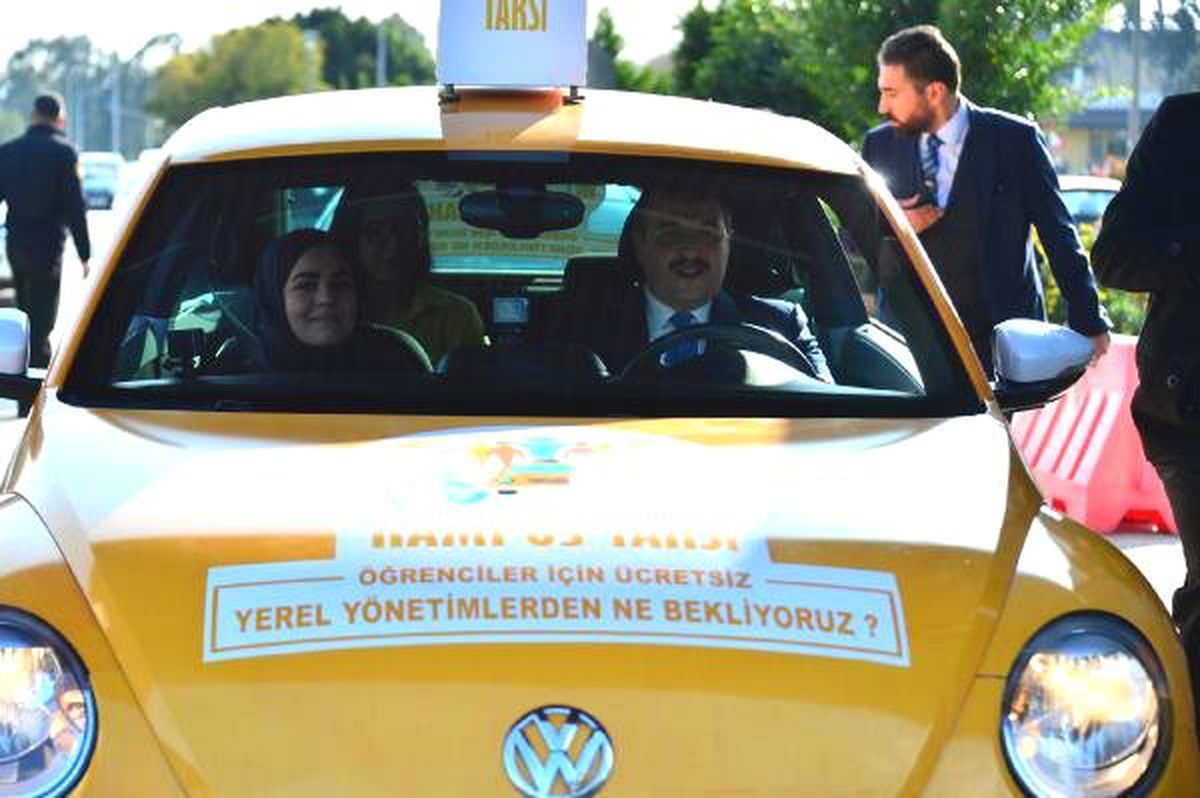 Bakan Varank Esnafı Ziyaret Edip, Şalgam Suyu İçti (3)