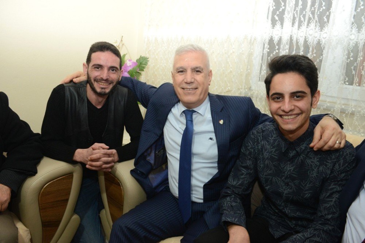 Bozbey\'den İnegöl\'de Sürpriz Ev Ziyareti