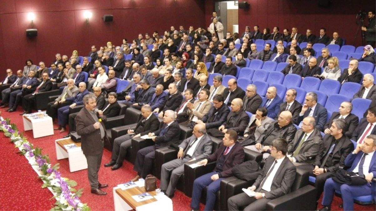 Elazığ\'da \'Etkili Yönetim ve Liderlik\' Konferansı