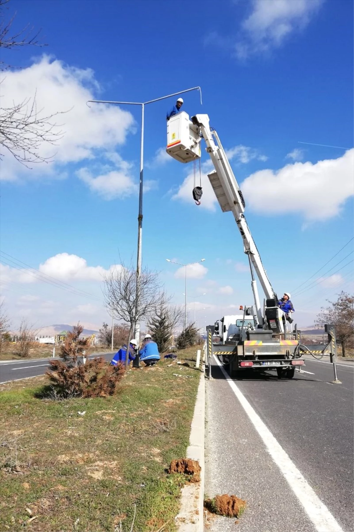 Fırat Edaş Kesintisiz Elektrik İçin Çalışmalarını Sürdürüyor