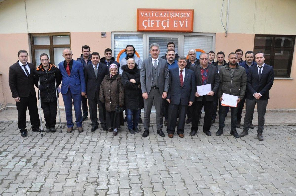 Gümüşhane\'de Tıbbi ve Aromatik Bitki Yetiştiriciliği Kursiyerleri Sertifikalarını Aldı