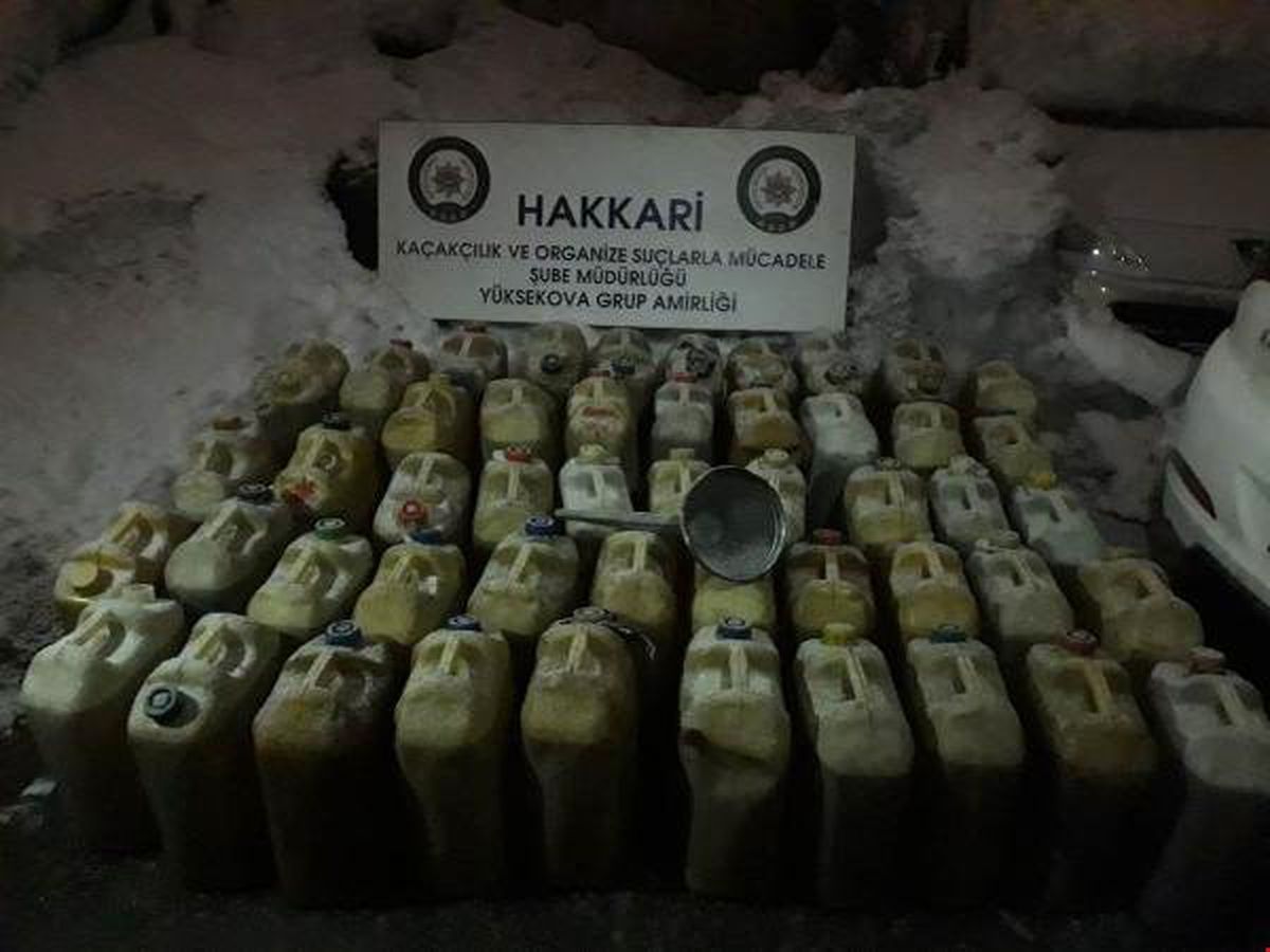 Hakkari\'de Kaçakçılık Operasyonları