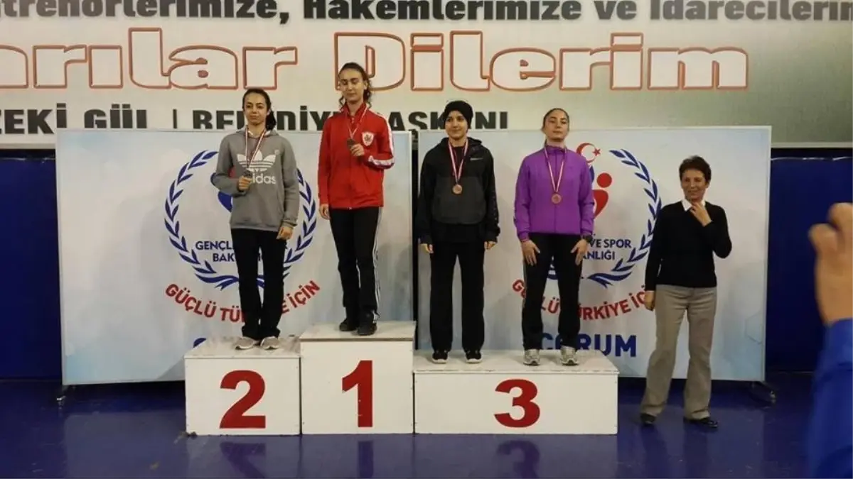 Karate Türkiye Şampiyonası\'ndan 3 Madalya