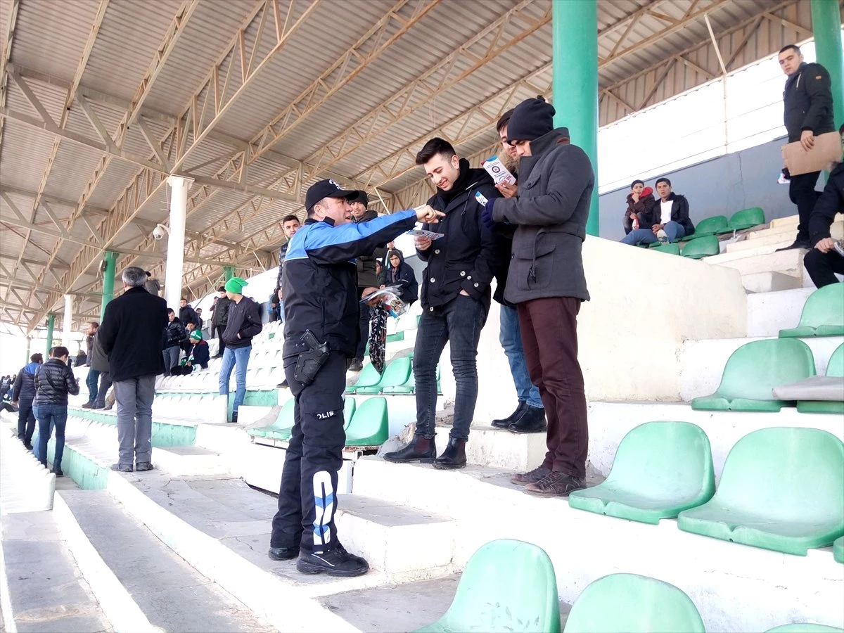 Kırşehir\'de Sporda Şiddete Karşı Polis Uyarısı