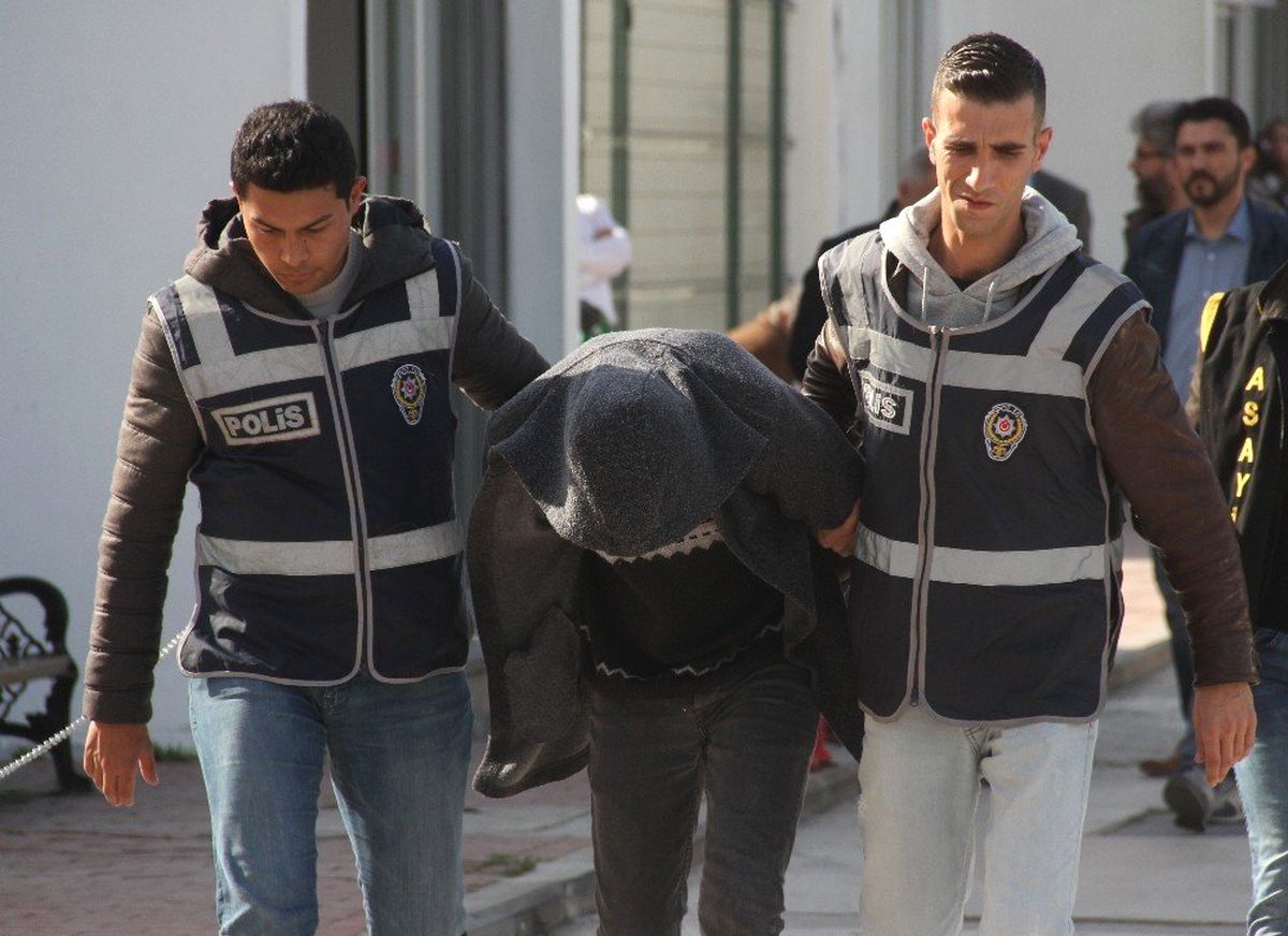 Korkutmak İçin Bacağından Vurdu Öldü