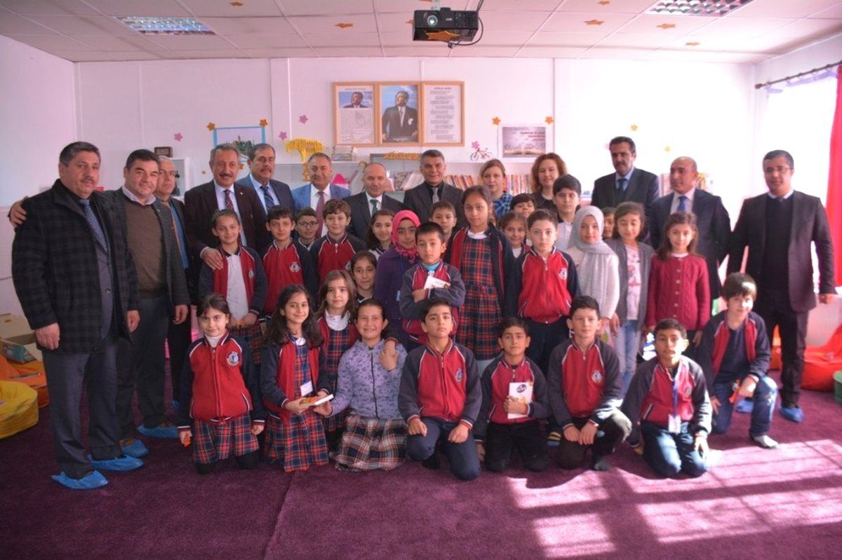 Tatvan\'da Kütüphane Açılışı